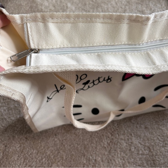 Hello Kitty Tote Bag - Picture 4 of 8